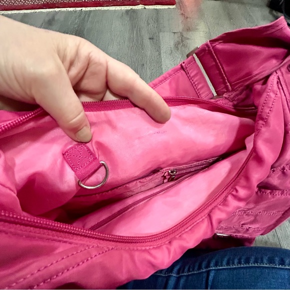 LUG PINK RASPBERRY LARGE CABLE CAR SHOULDER BAG - Picture 5 of 11